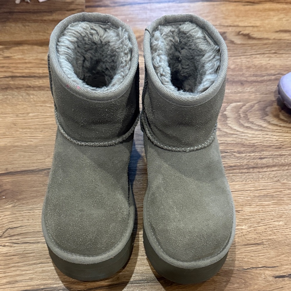 UGG Gray Suede Short Shearling Boots